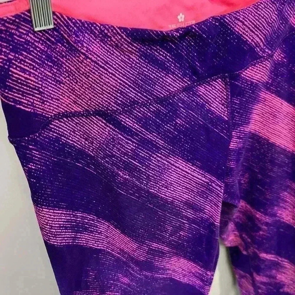 Tuff Athletics  ~ Leggings - Picture 5 of 6